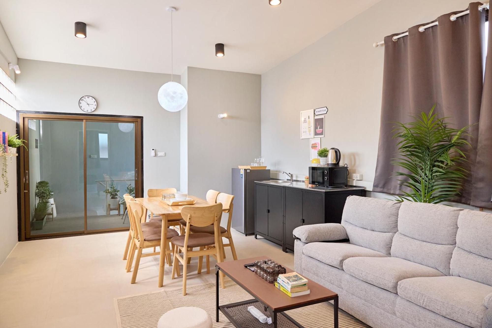 Ferienhaus Cozy&modern 6-br Home, 14pax - Central, 5mins Bts *